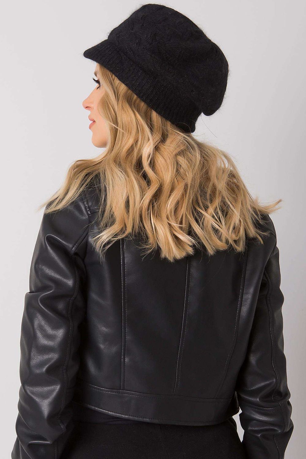  Cap model 161142 AT 