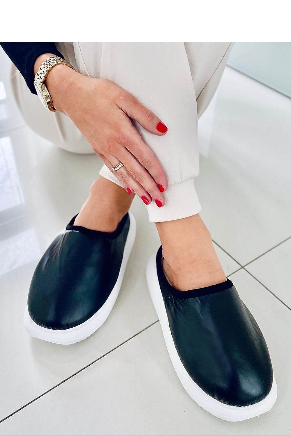  Slippers model 174501 Inello 