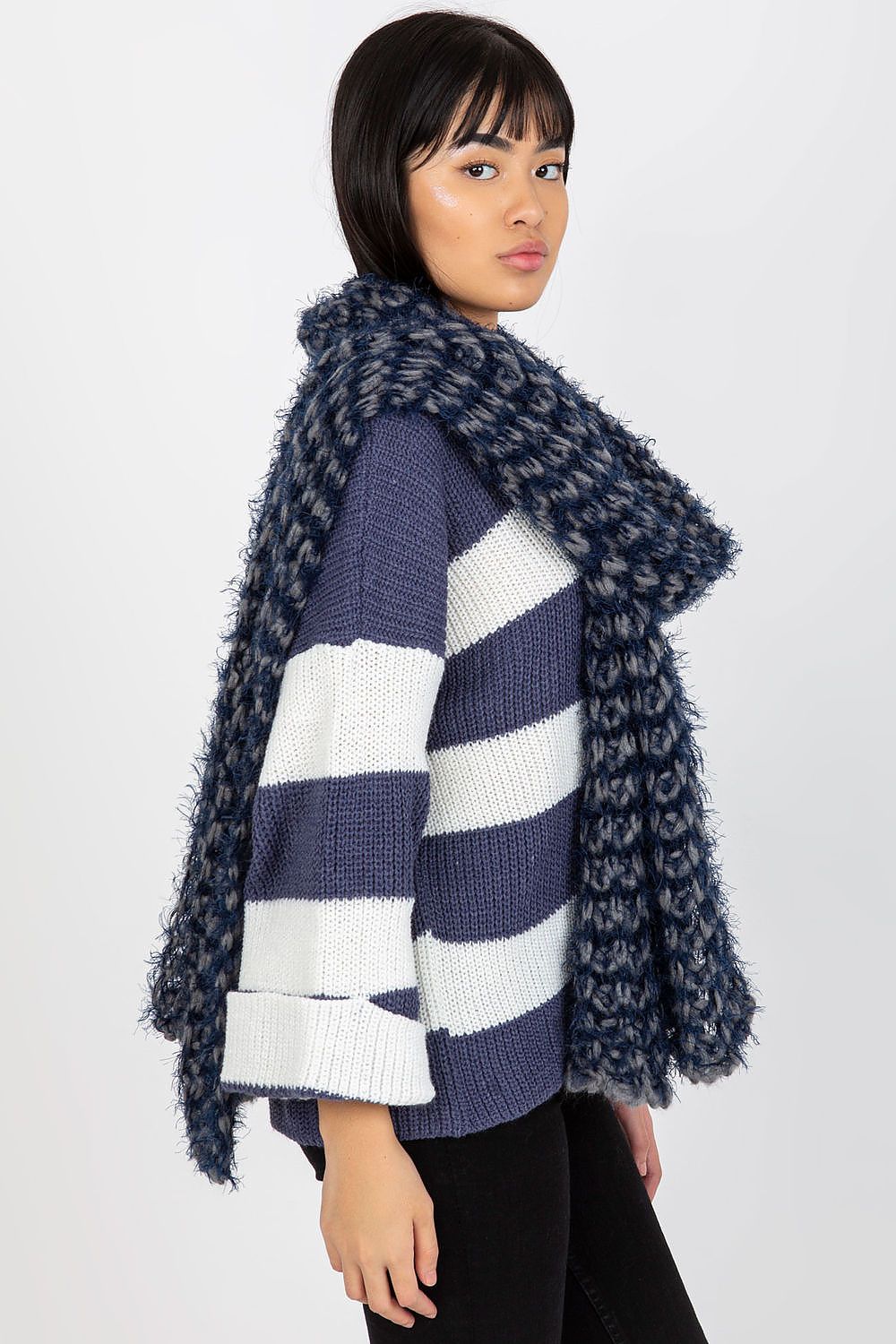 Shawl model 174876 AT 