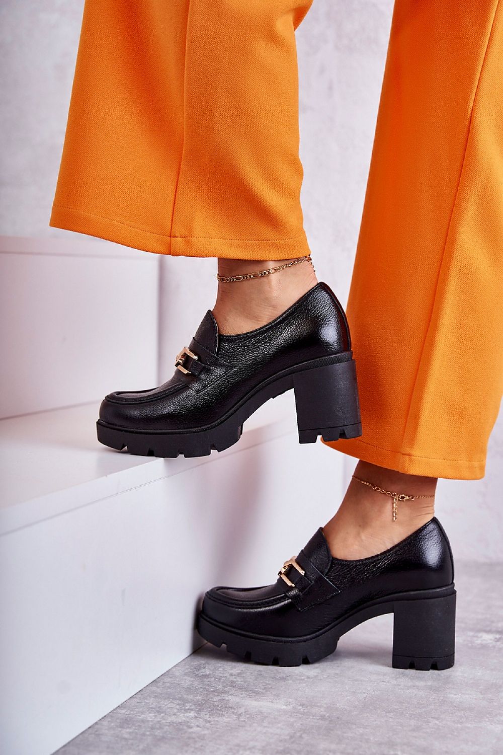  Heeled low shoes model 175534 Step in style 