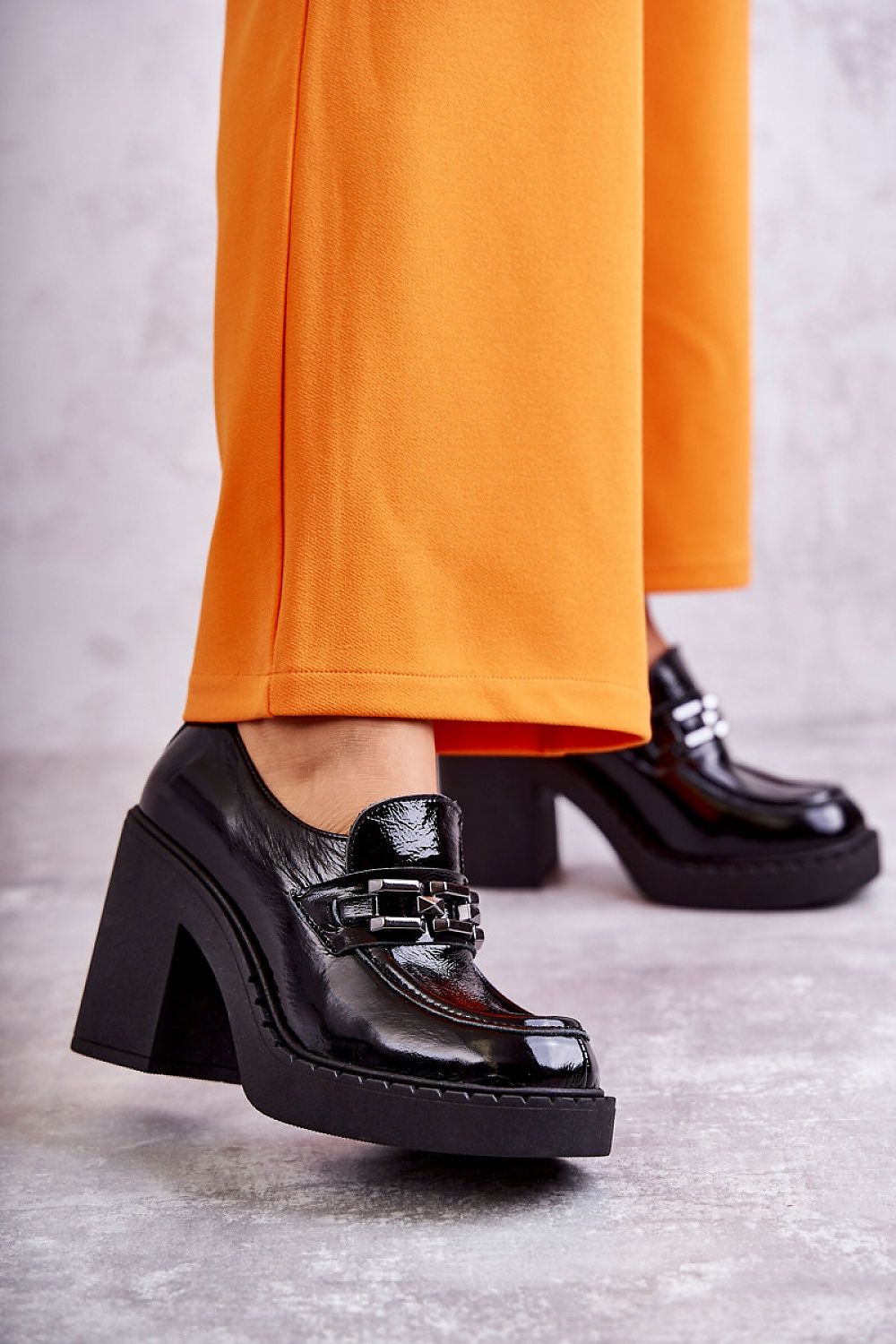  Heeled low shoes model 175535 Step in style 